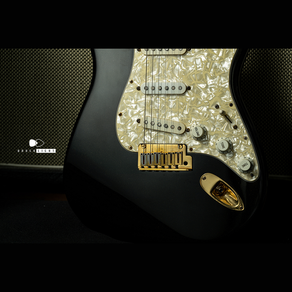 【SOLD】Fender USA Stratocaster “Special Edition” Black Metallic 1993’s